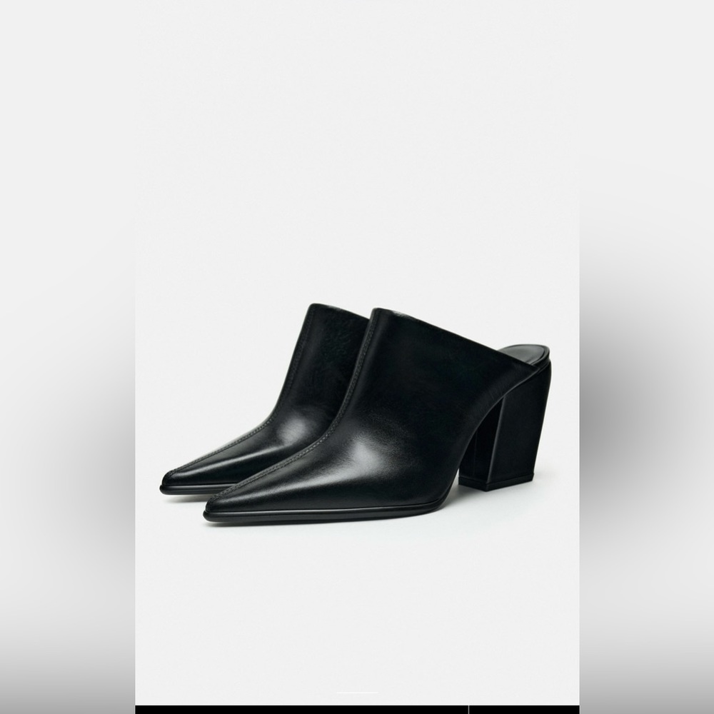Zara | SOLD OUT - HEELED LEATHER MULES | Size 6.5